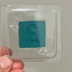 Jeffree Star Teal Eyeshadow